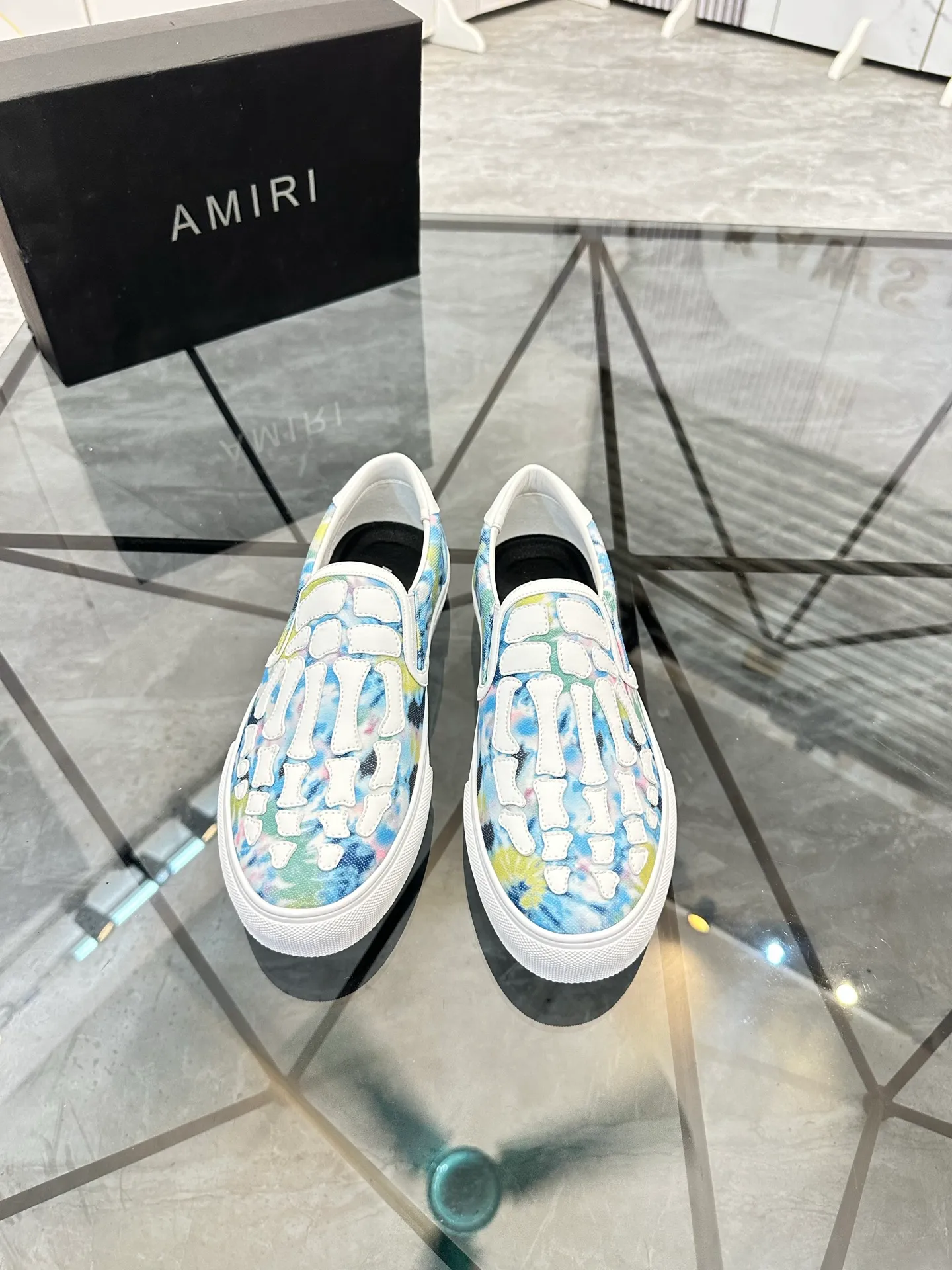 Men's shoes for sale 💰: 💰P420¥ Product trademark: AMIRI*「EMIR*] slip-on Regular size: 38-44 (can be customized to 37.45.46) Product materials: Upper imported original fabric spliced ​​cowhide, breathable lining, original outsole. No.: 1023